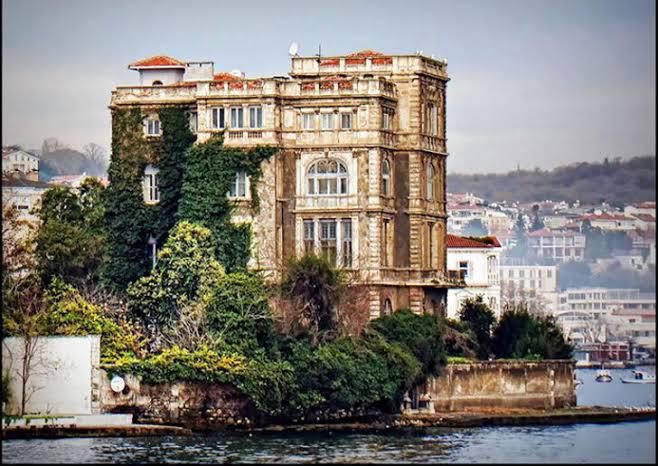 Palácio Histórico do século XIX em Bósforo