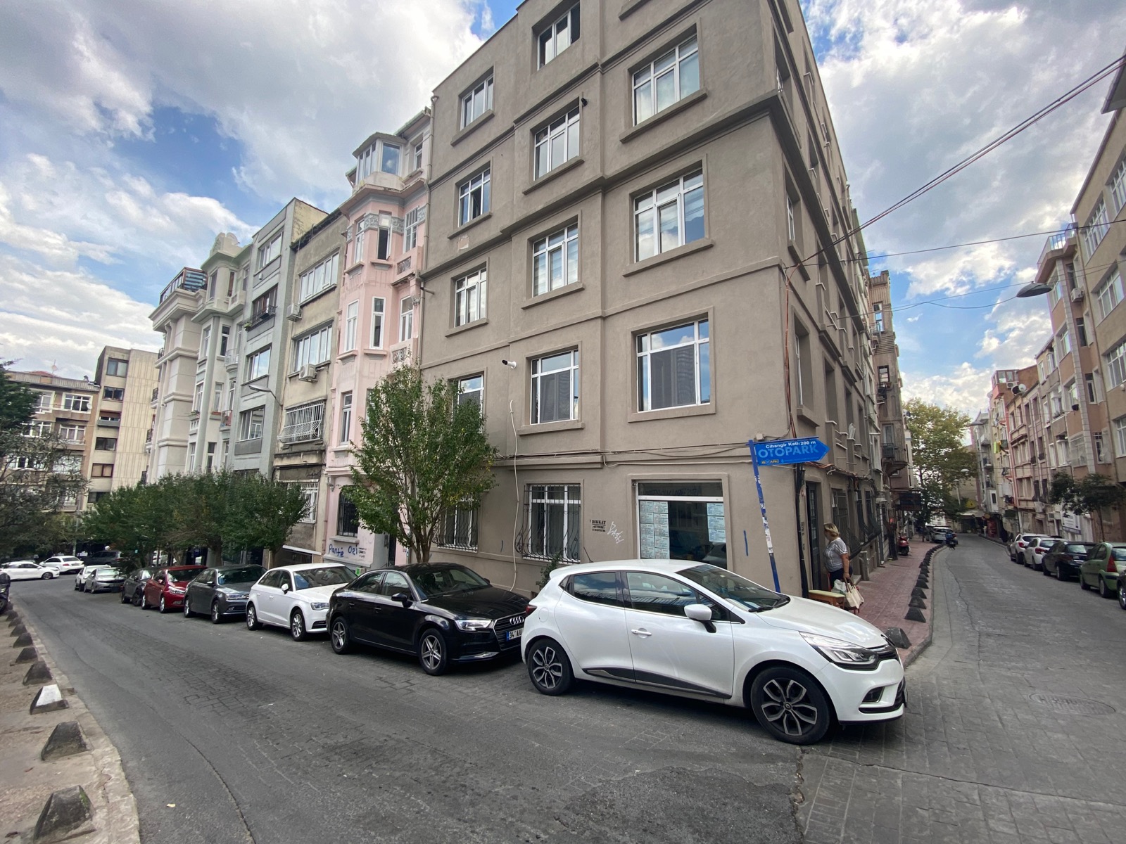 فندق اسطنبول للبيع